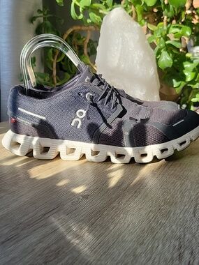 On Running Cloud 5 Sneakers
